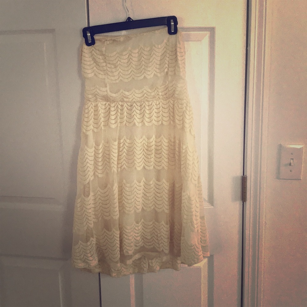 YA white tube dress